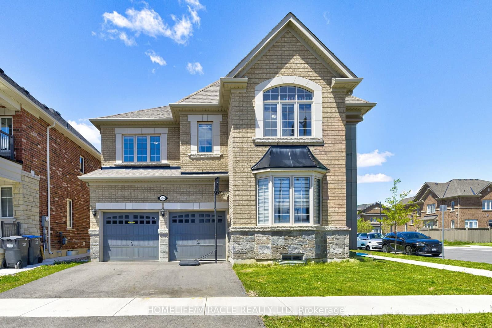 566 Brisdale Drive thumbnail 2