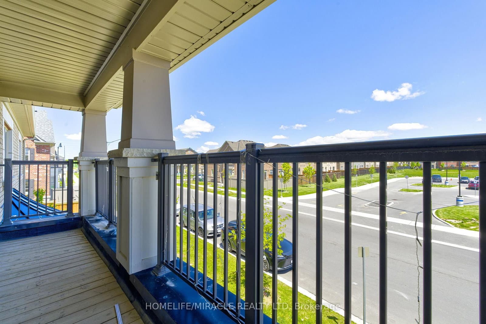 566 Brisdale Drive thumbnail 33