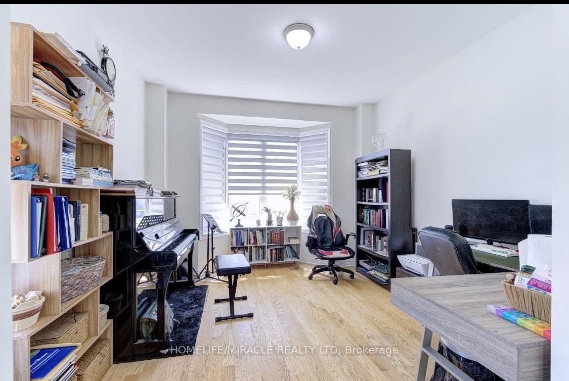 566 Brisdale Drive thumbnail 6
