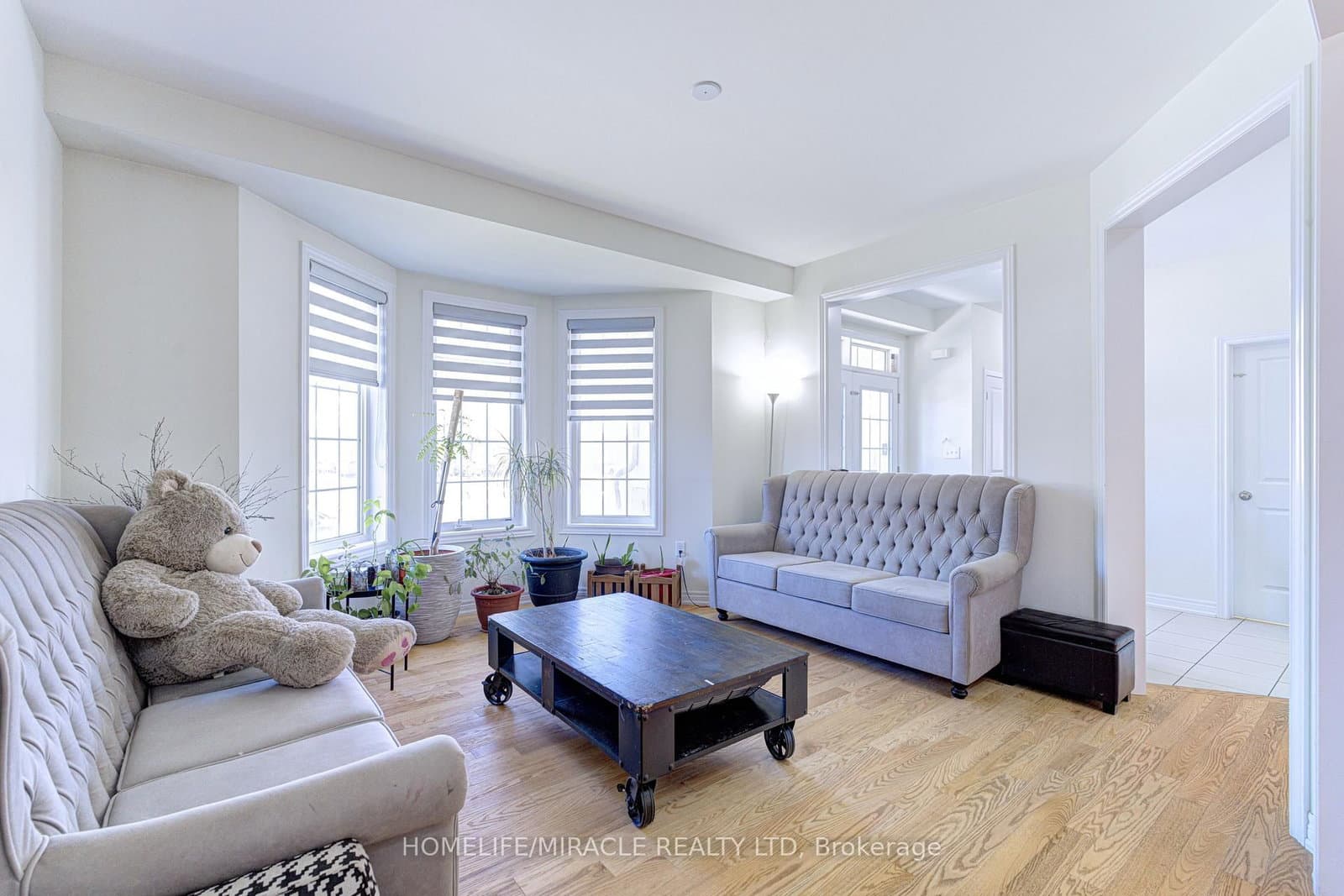 566 Brisdale Drive thumbnail 9