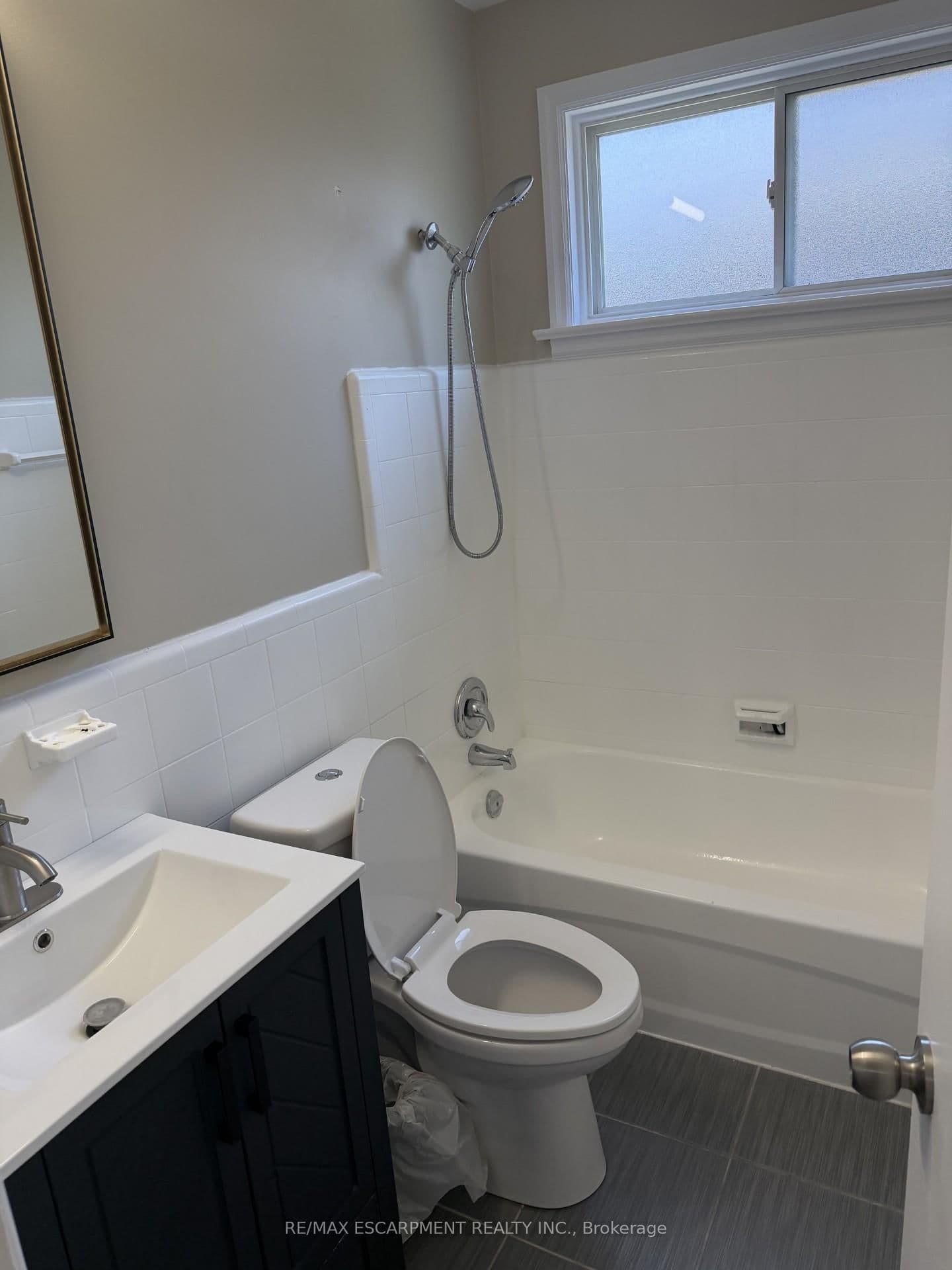 377 Martin Street, Unit UPPER thumbnail 4