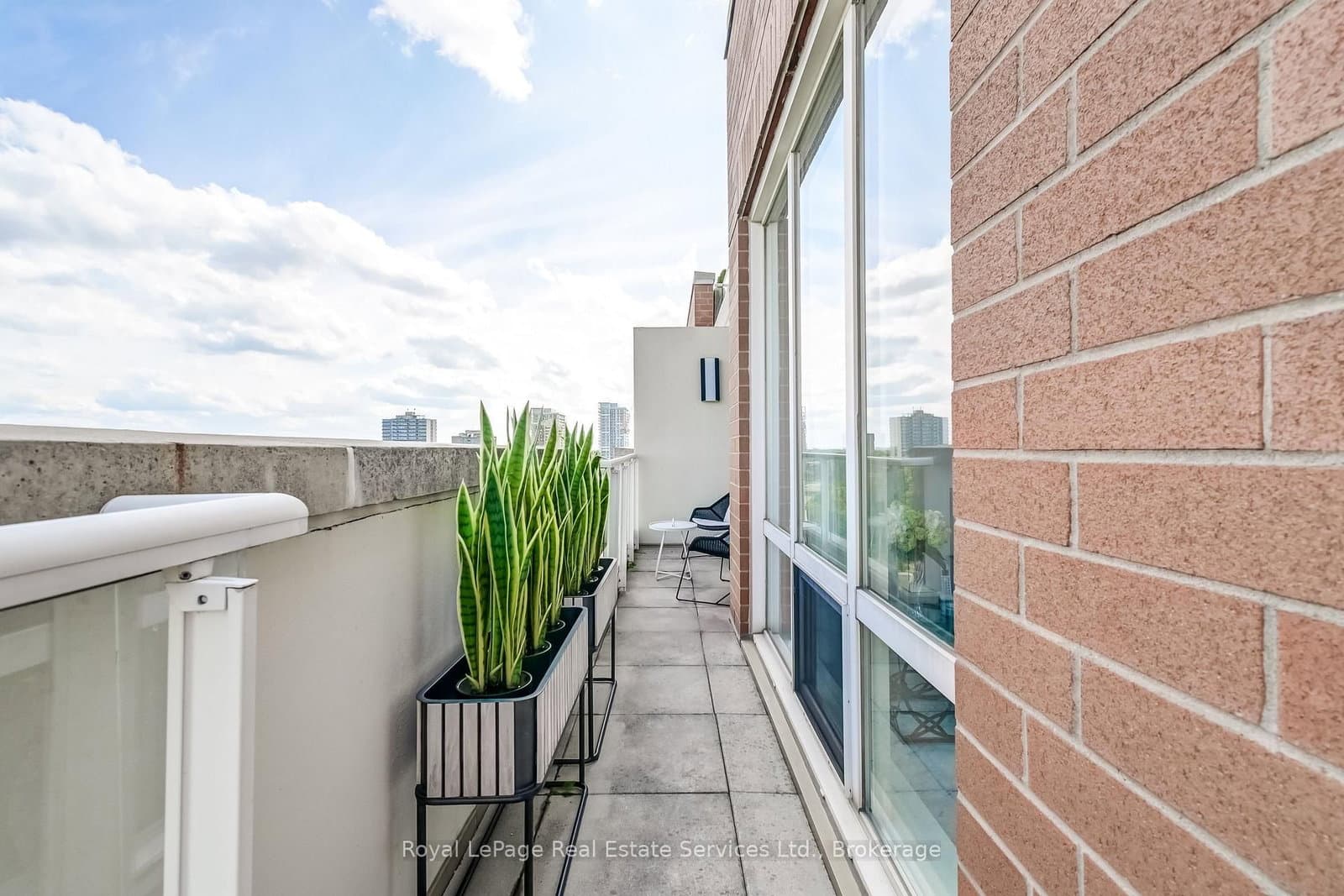 60 Old Mill Road, Unit PH1 thumbnail 43
