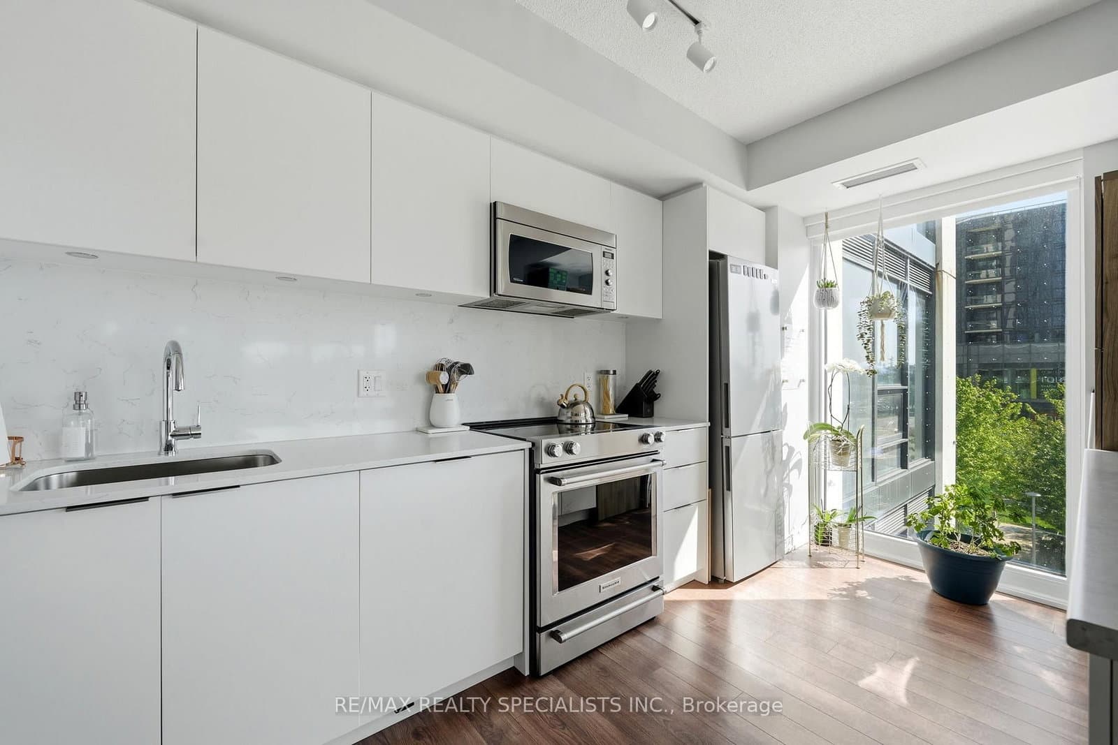 30 Samuel Wood Way, Unit 303 thumbnail 17