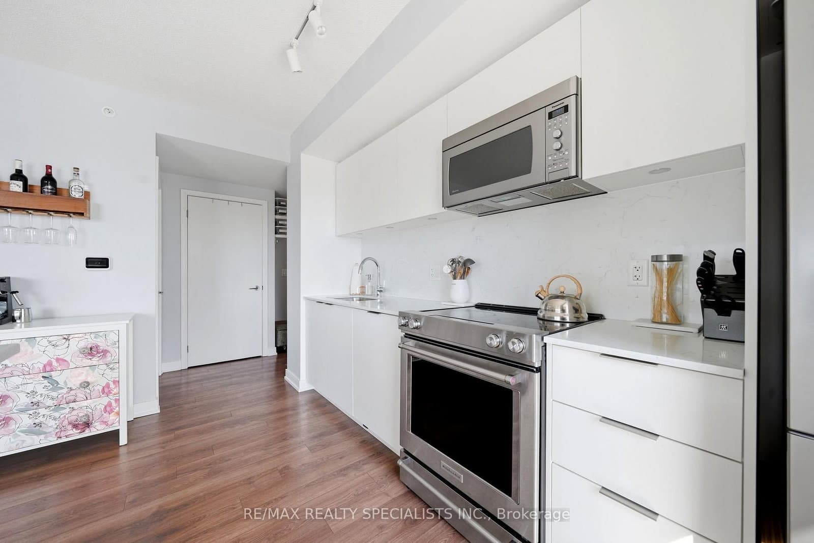 30 Samuel Wood Way, Unit 303 thumbnail 19