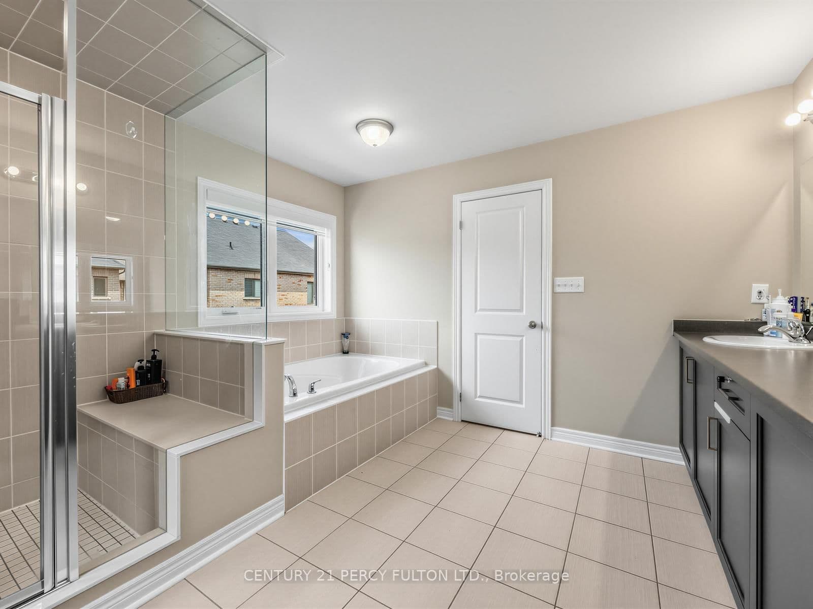 54 Farringdon Crescent thumbnail 32