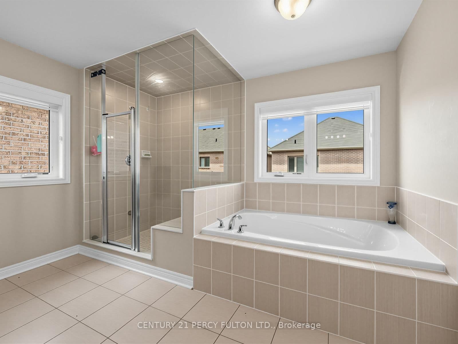 54 Farringdon Crescent thumbnail 33