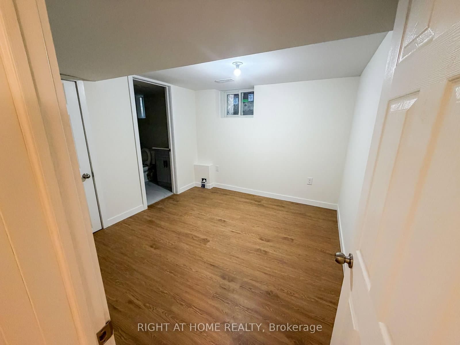 300 South Kingsway, Unit Basement thumbnail 3