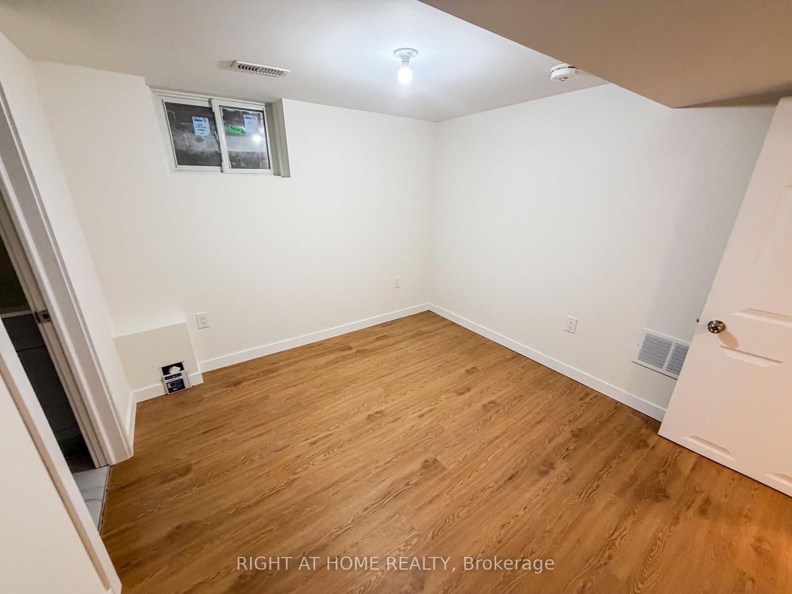 300 South Kingsway, Unit Basement thumbnail 5