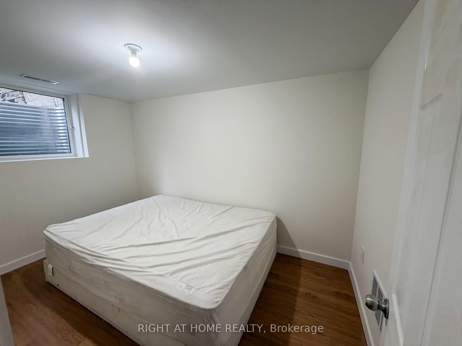 300 South Kingsway, Unit Basement thumbnail 7