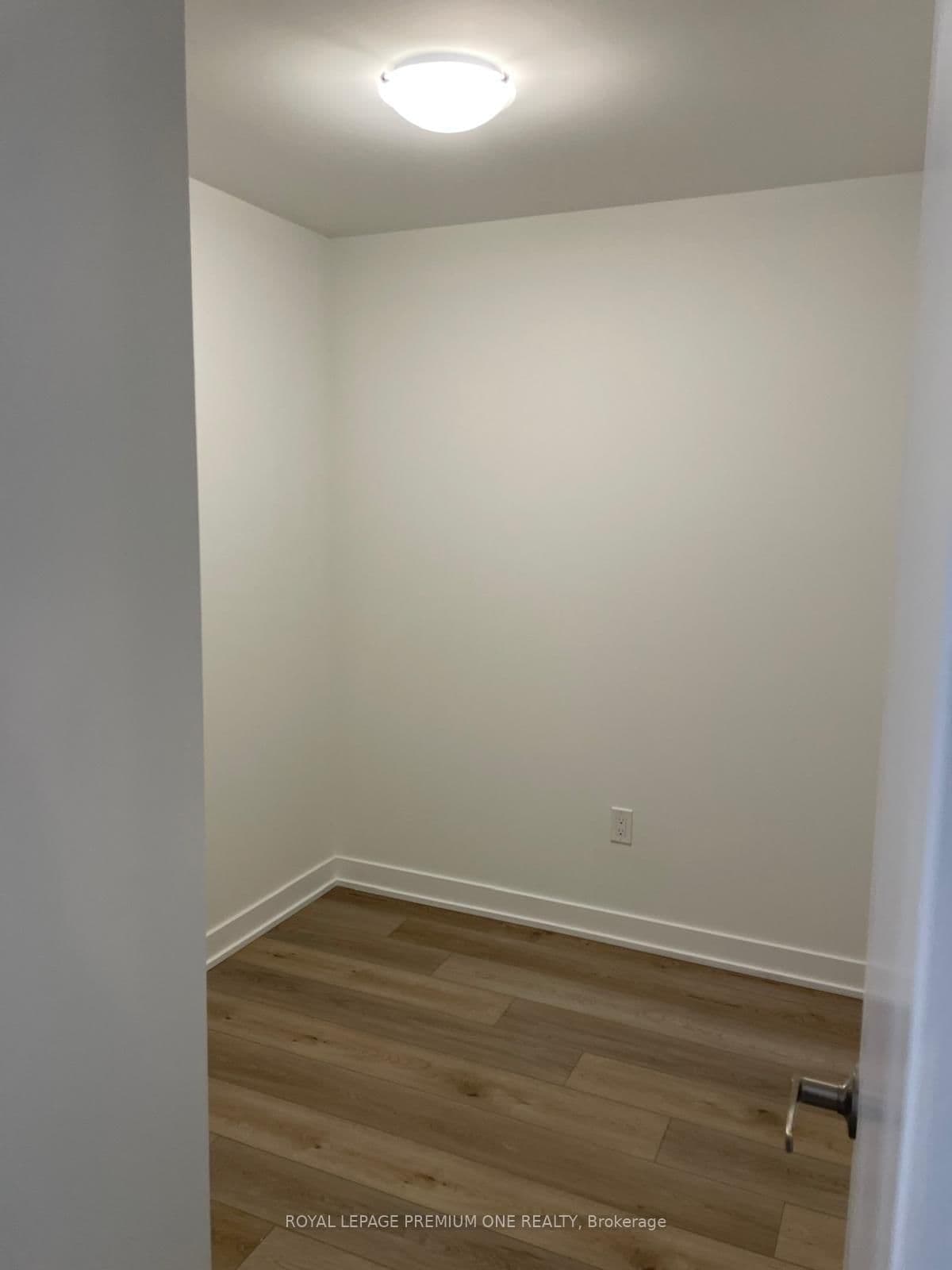 770 Whitlock Avenue, Unit 412 thumbnail 8