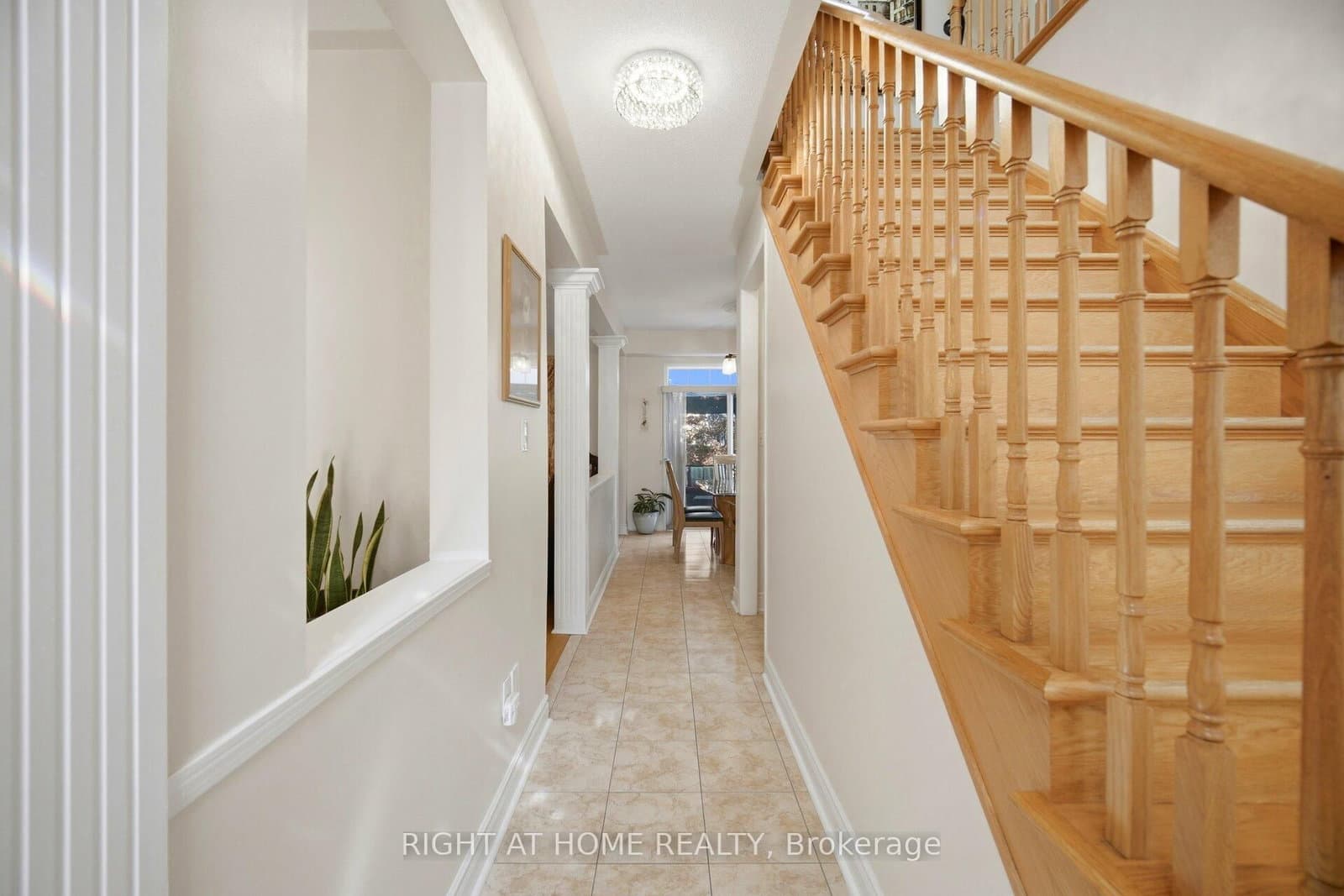 1021 Hemstreet Crescent thumbnail 10