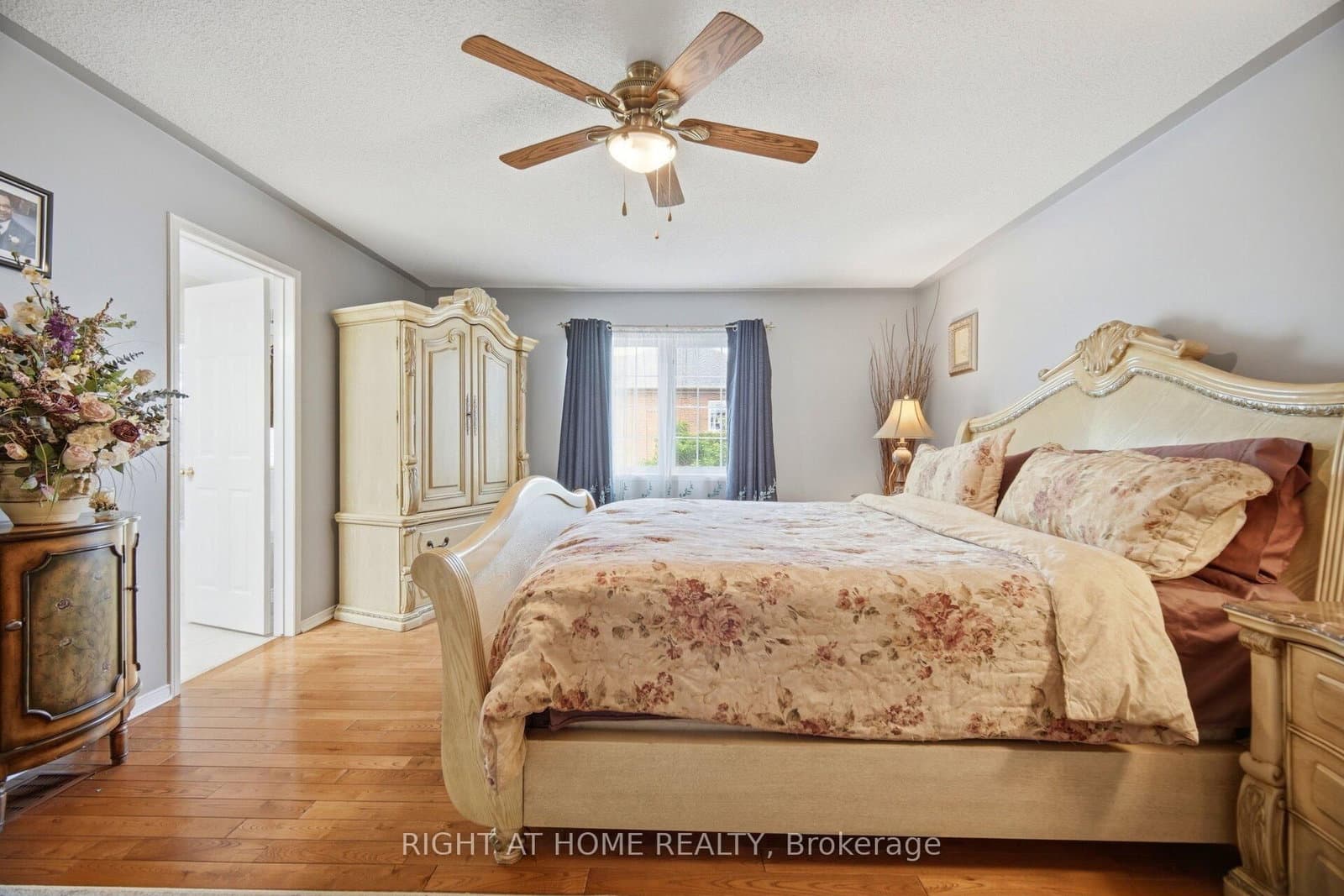 1021 Hemstreet Crescent thumbnail 26