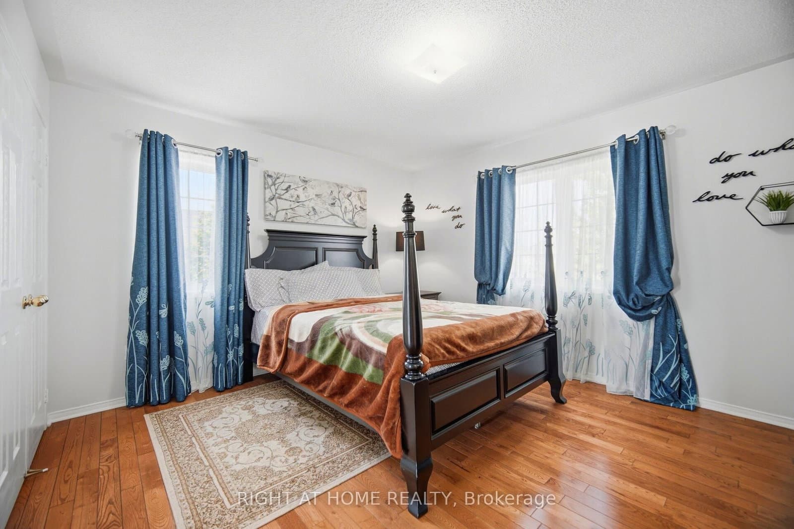 1021 Hemstreet Crescent thumbnail 33
