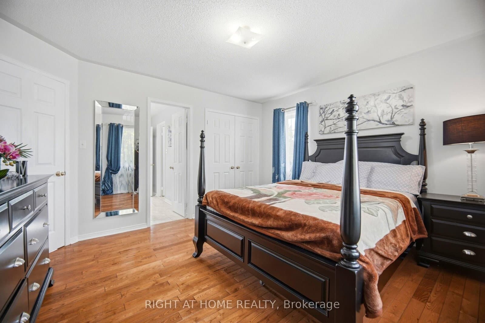 1021 Hemstreet Crescent thumbnail 34
