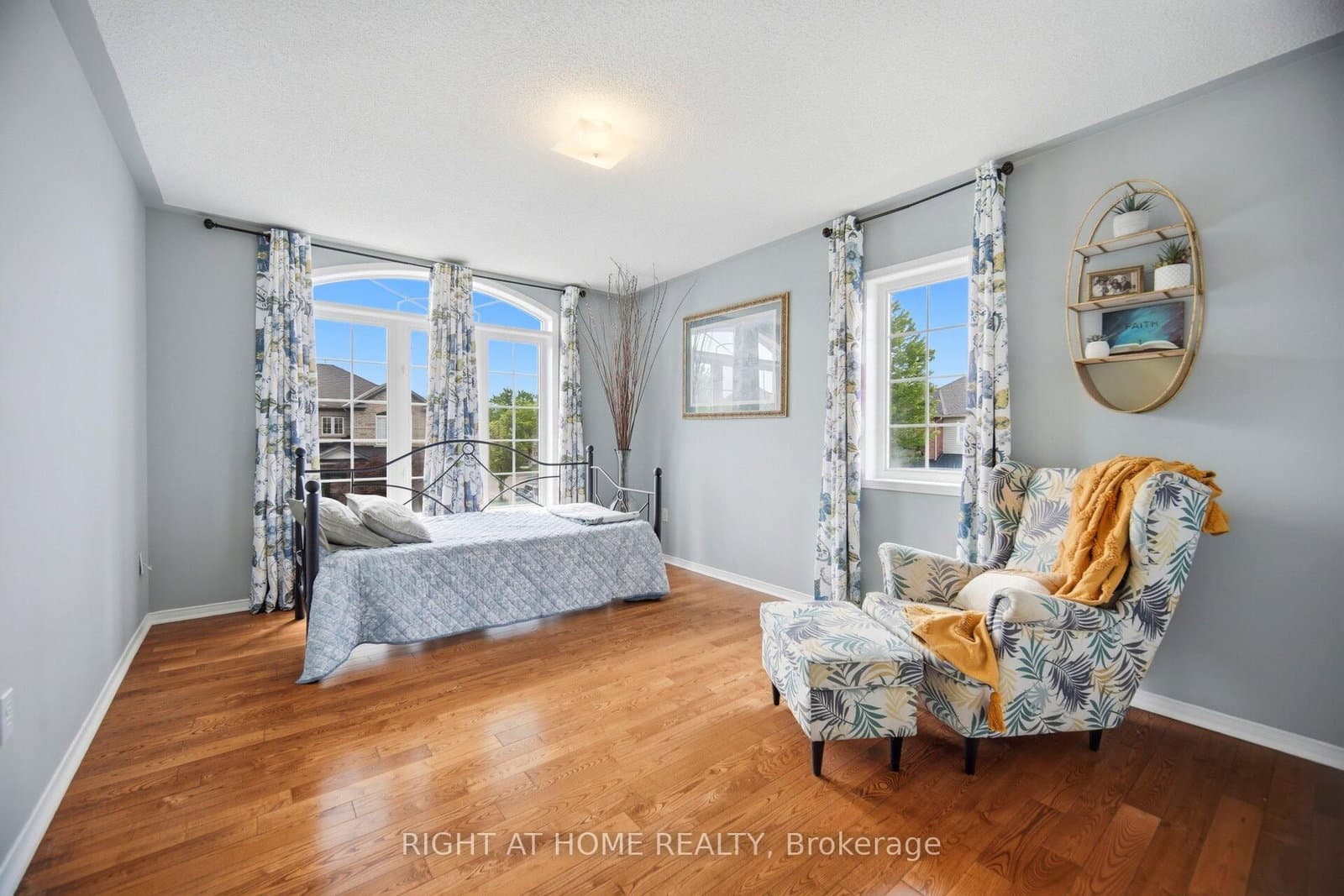 1021 Hemstreet Crescent thumbnail 35
