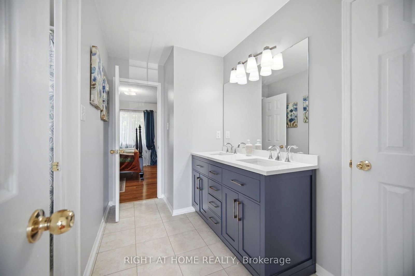 1021 Hemstreet Crescent thumbnail 36