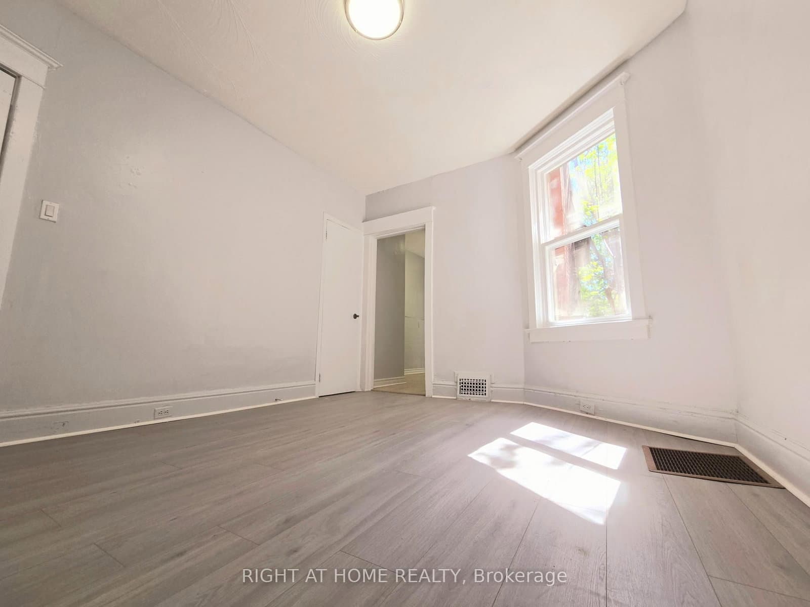 236 Sterling Road, Unit Main thumbnail 10