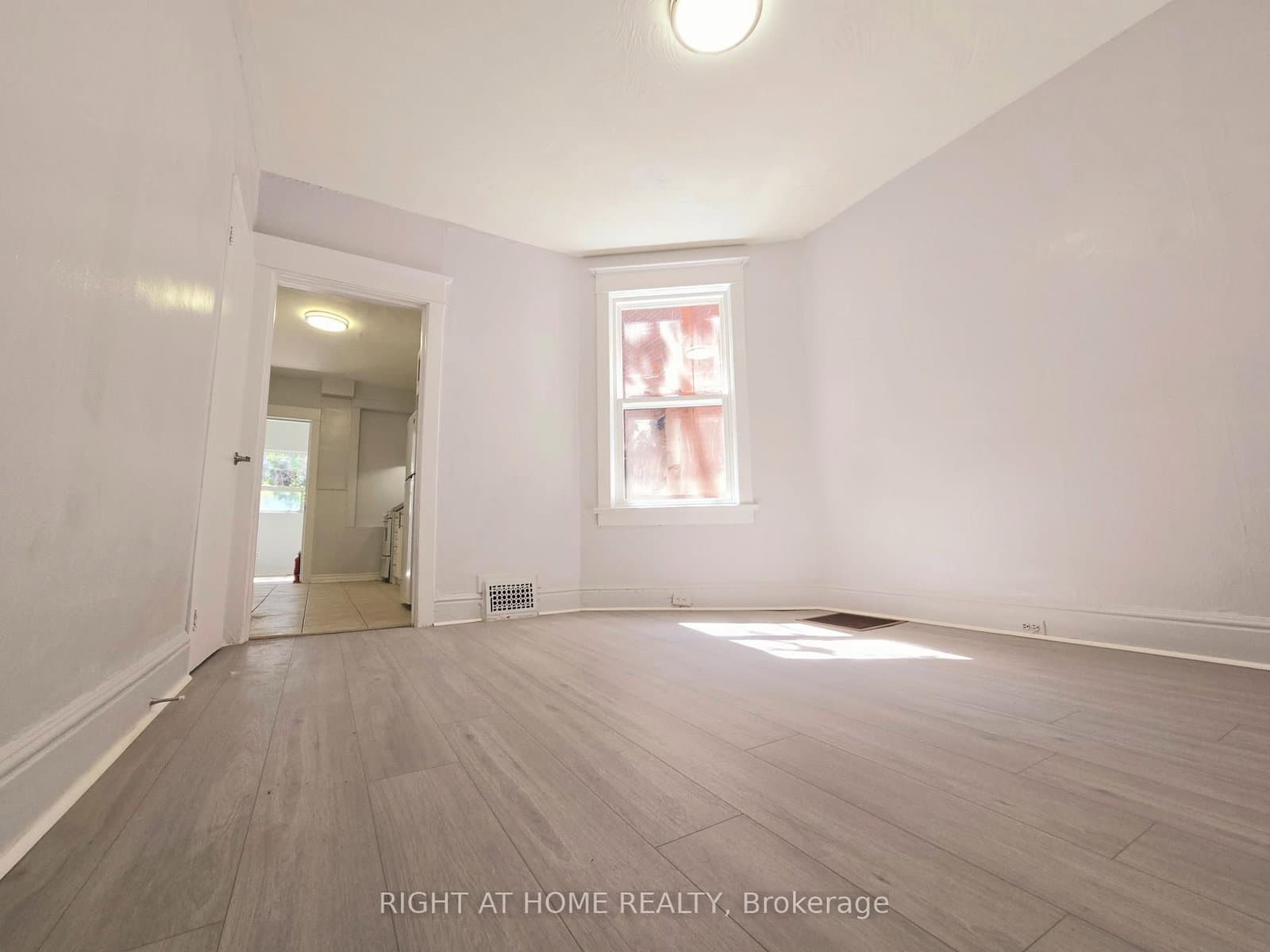 236 Sterling Road, Unit Main thumbnail 11
