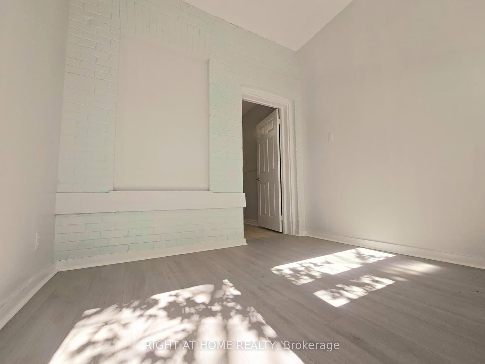 236 Sterling Road, Unit Main thumbnail 5