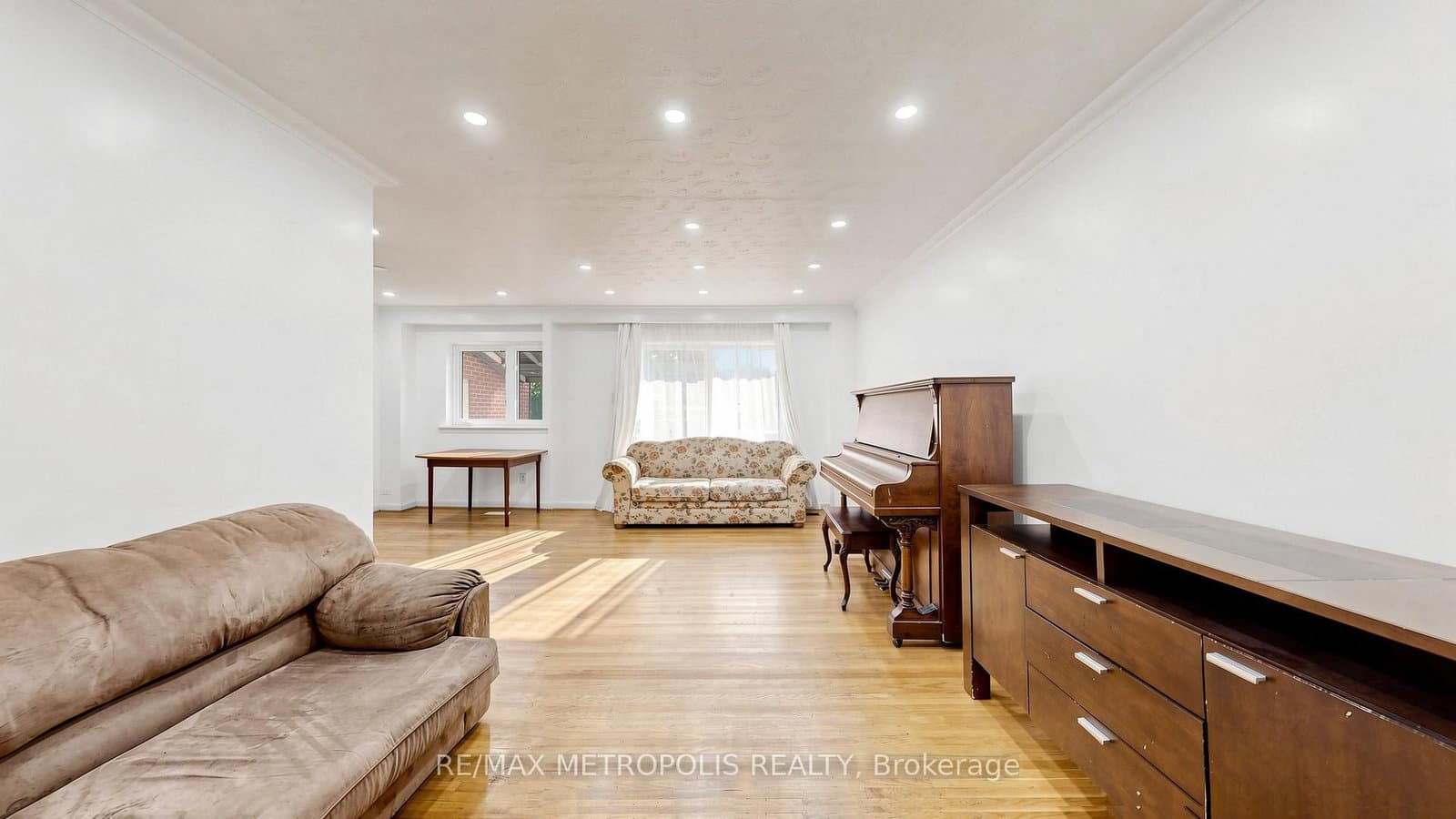 1 Council Crescent thumbnail 27