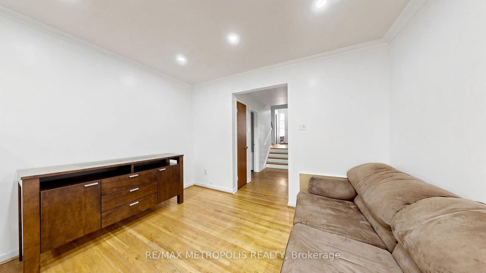 1 Council Crescent thumbnail 28
