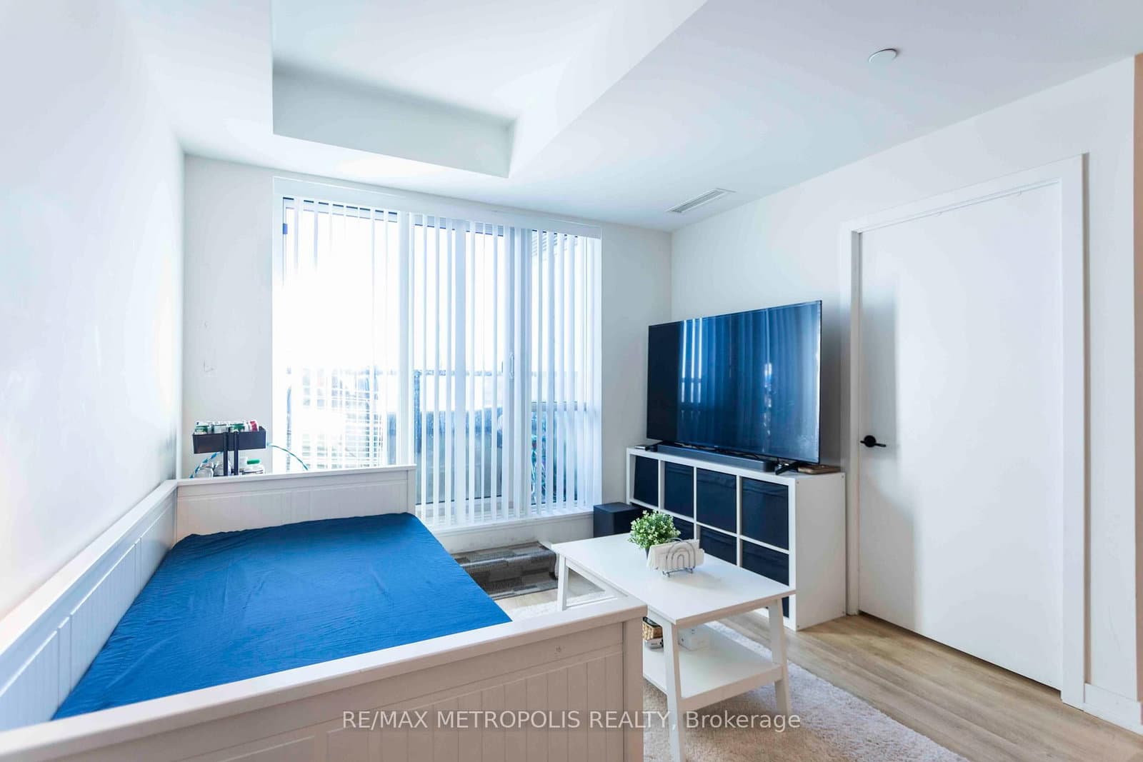 2300 St Clair Avenue W, Unit 308 thumbnail 5
