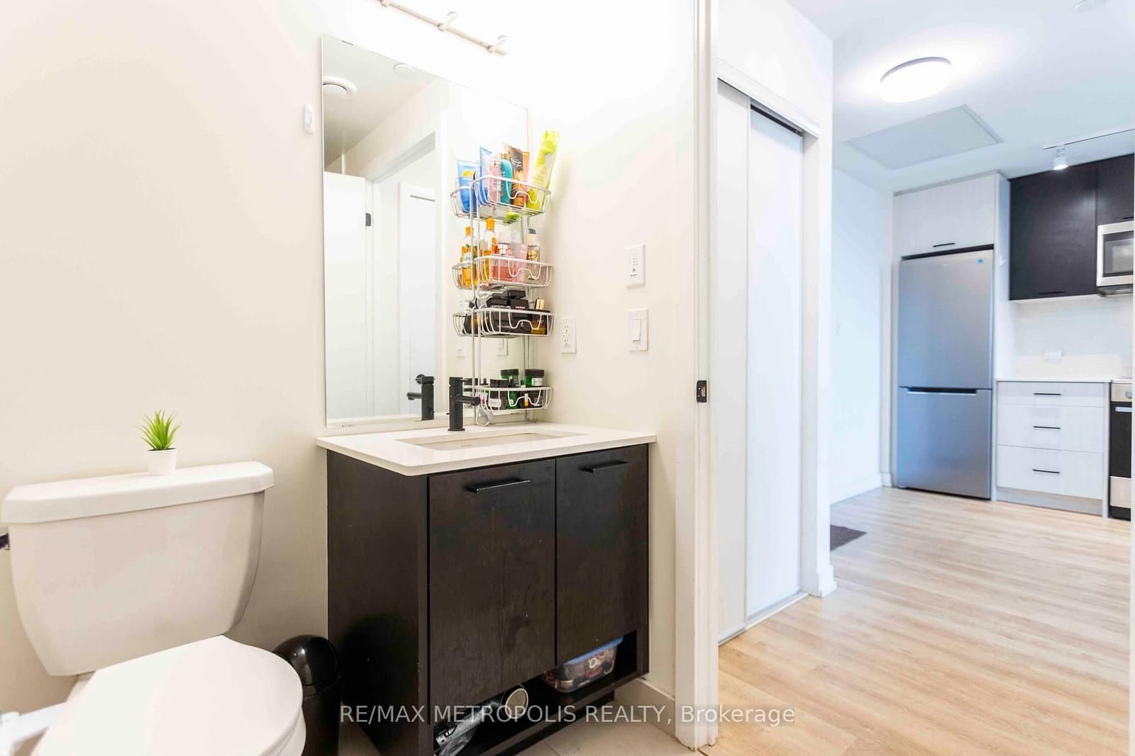 2300 St Clair Avenue W, Unit 308 thumbnail 9