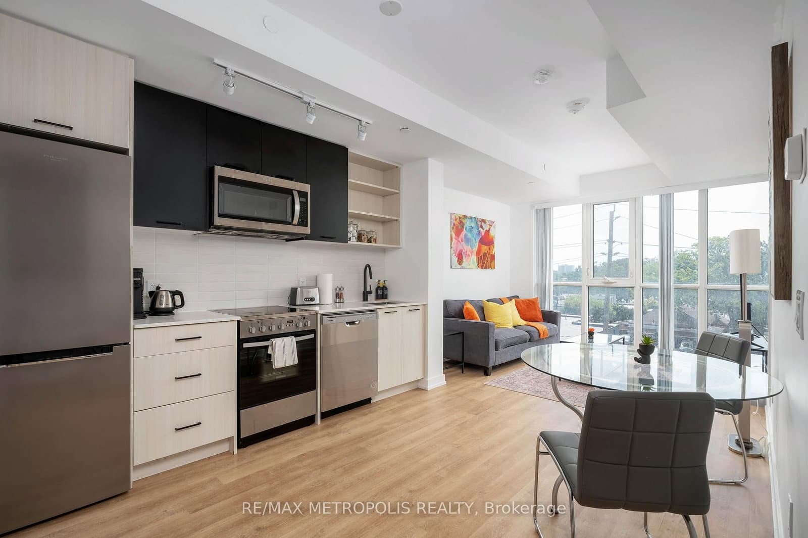 2300 St Clair Avenue W, Unit 407 thumbnail 2