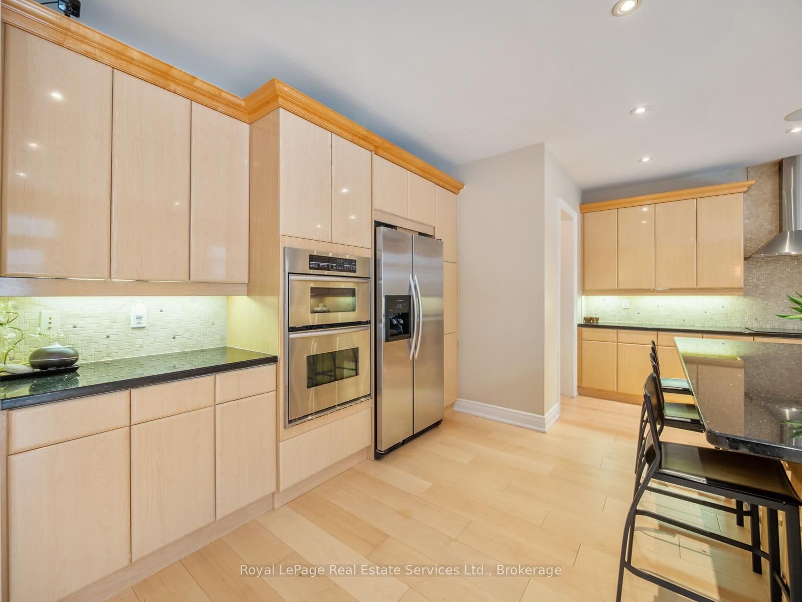 1468 Ferncrest Road thumbnail 11