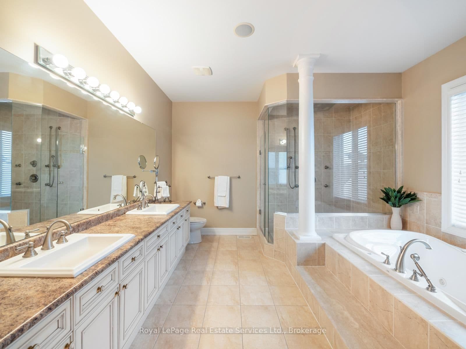 1468 Ferncrest Road thumbnail 20