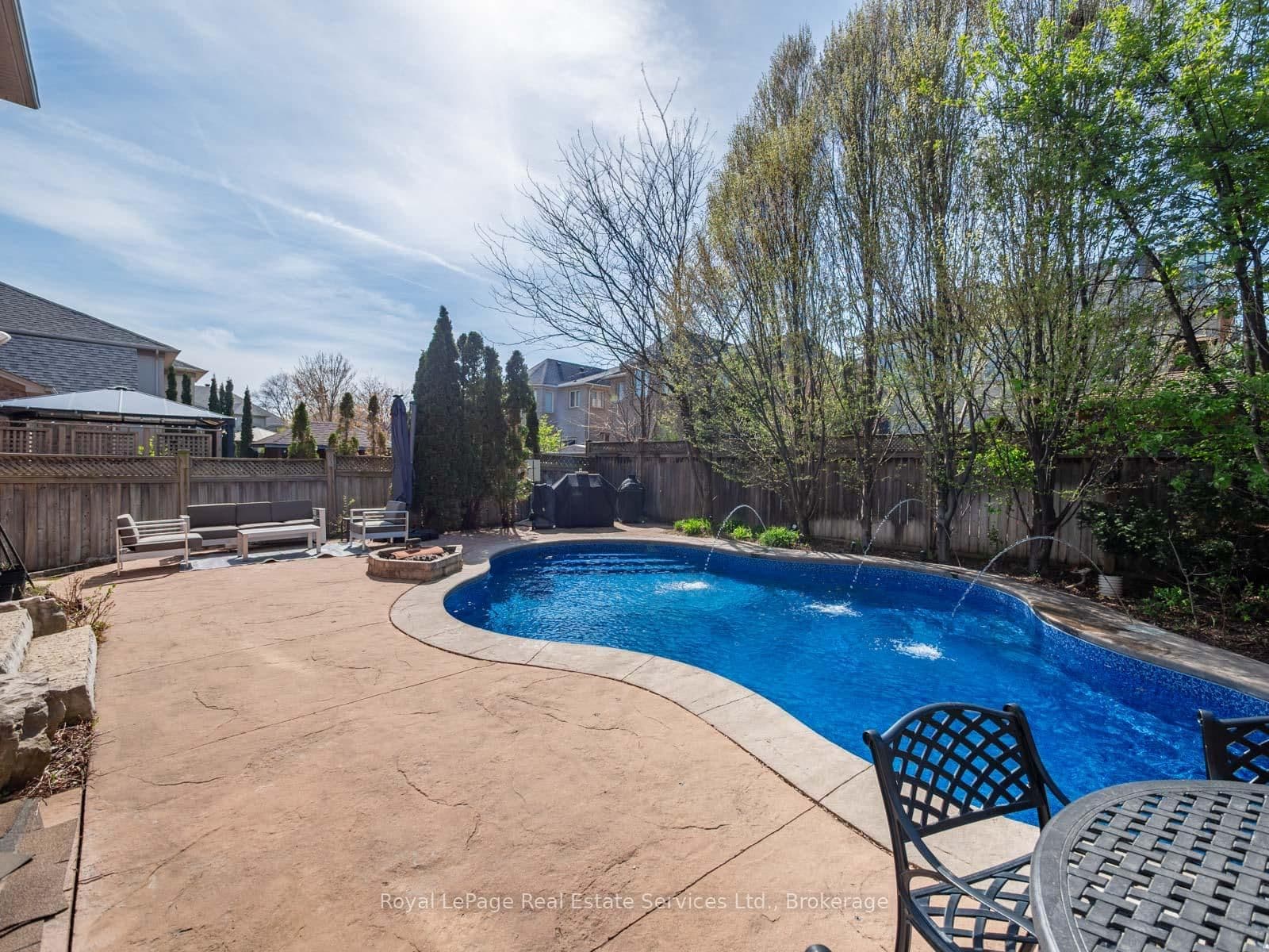 1468 Ferncrest Road thumbnail 35