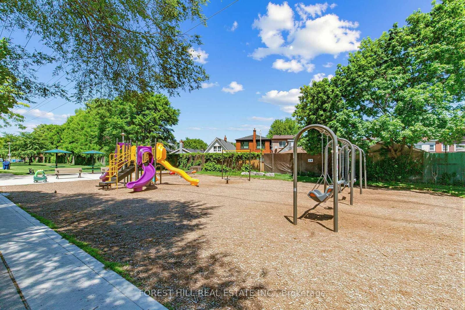 40 Ed Clark Gardens, Unit 2 thumbnail 28