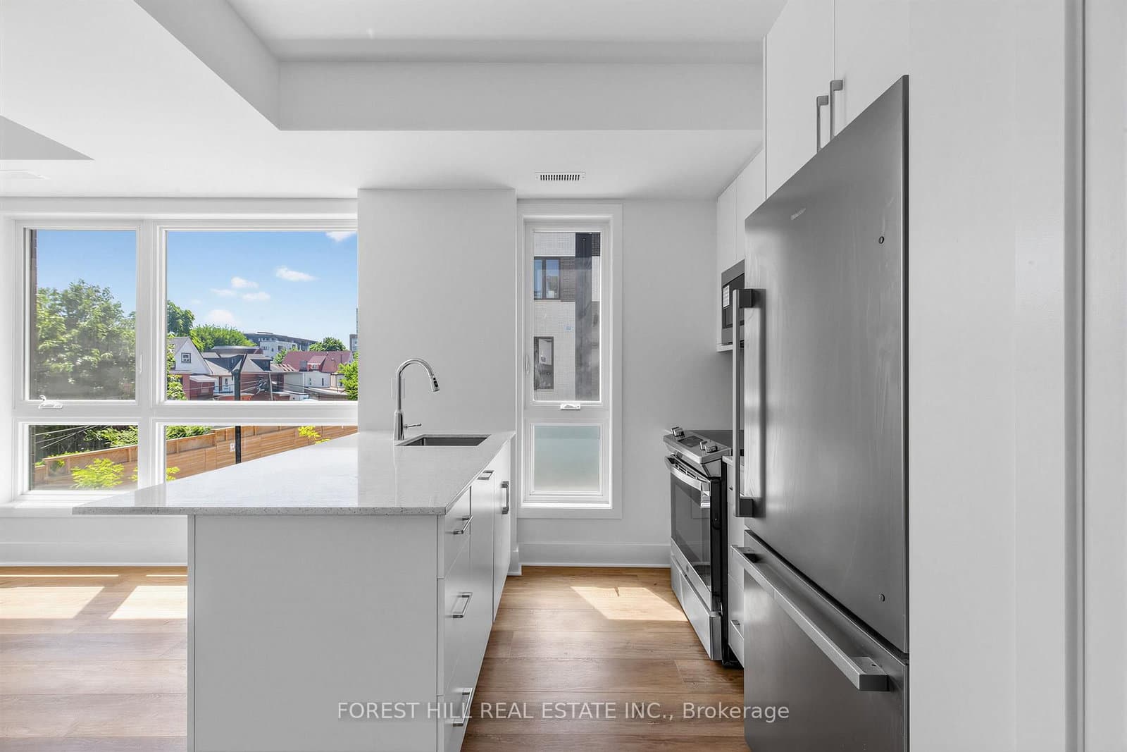 40 Ed Clark Gardens, Unit 2 thumbnail 7