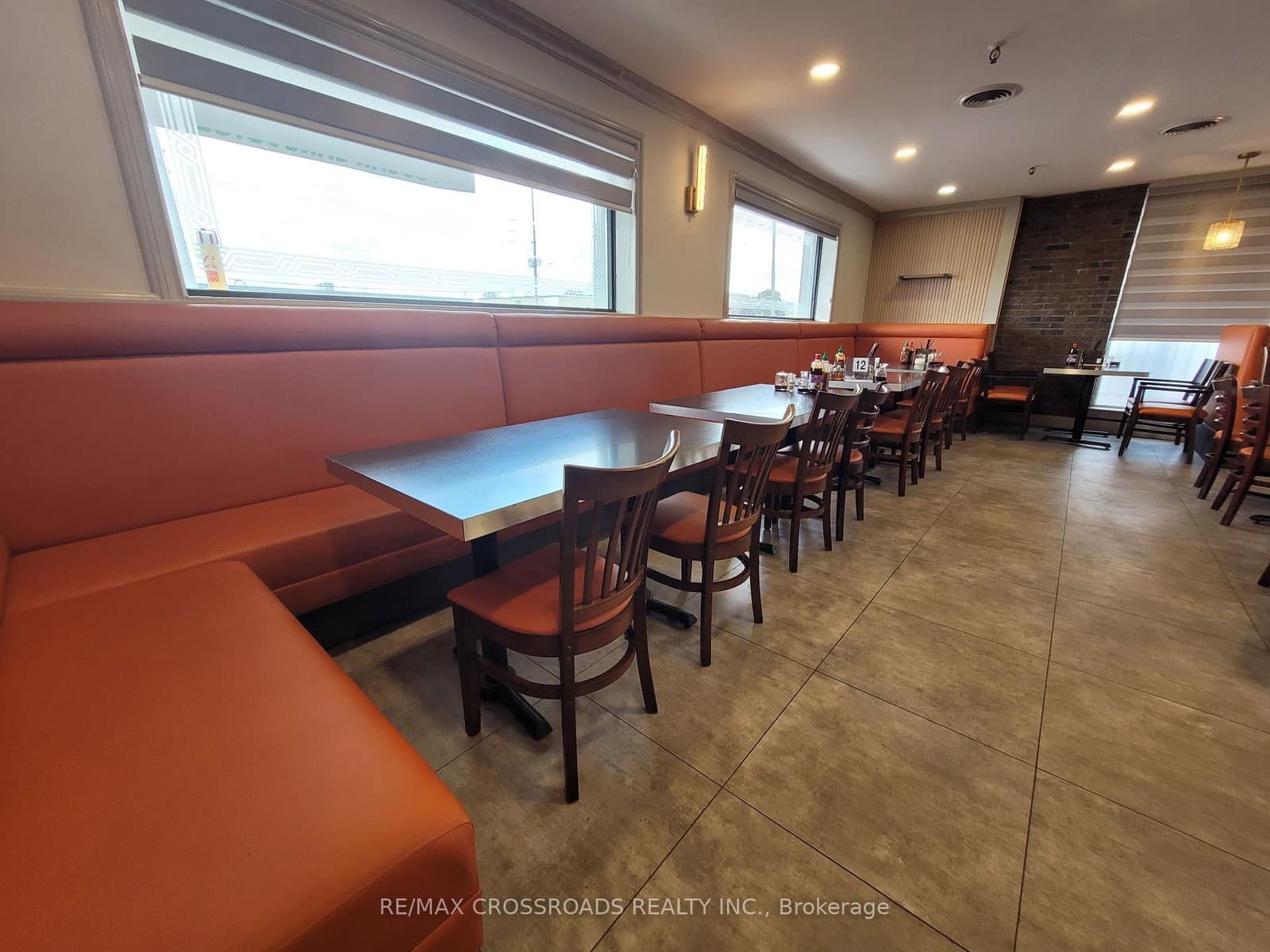 2399 Cawthra Road thumbnail 4
