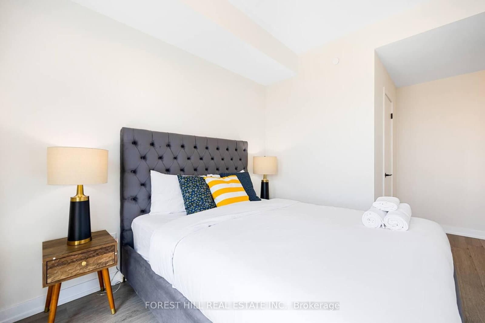 2300 ST CLAIR AVE Avenue W, Unit 913 thumbnail 22