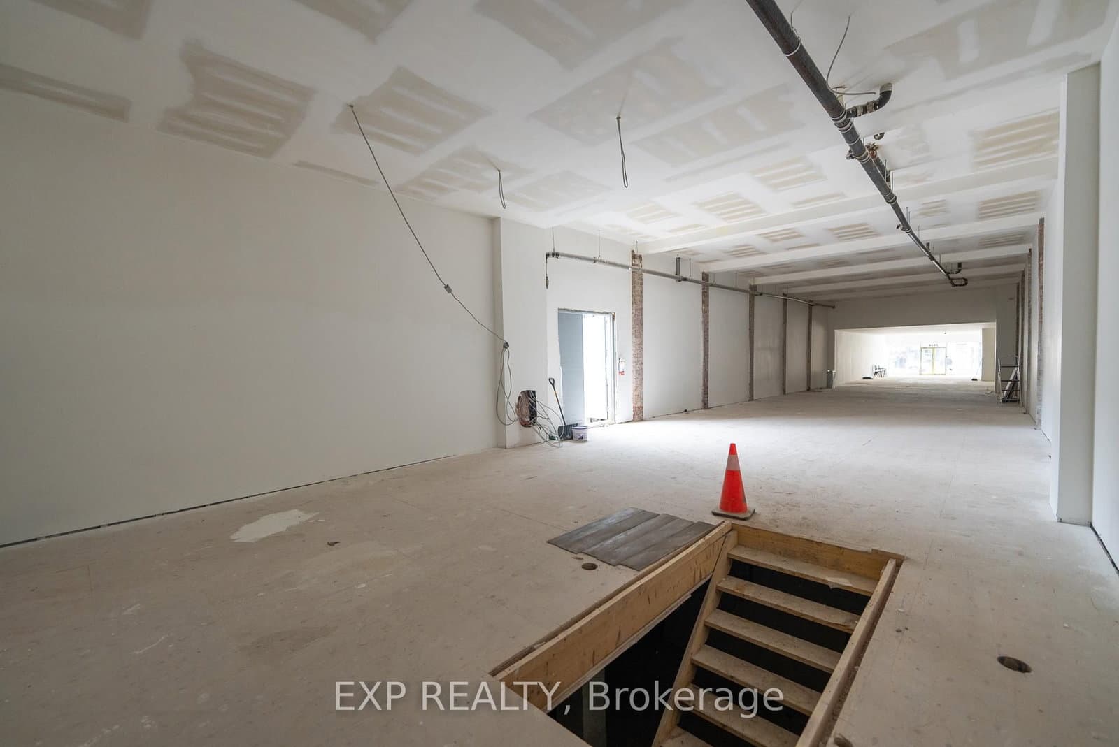 2878 Dundas Street W thumbnail 10
