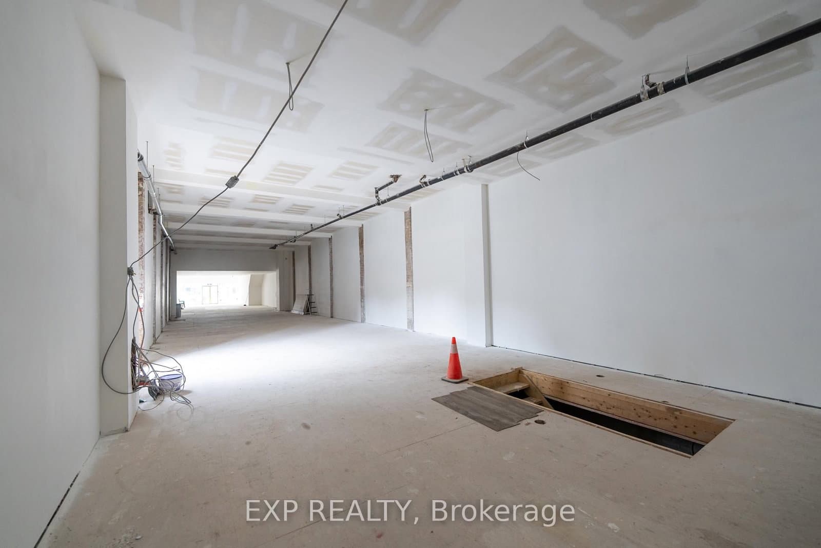 2878 Dundas Street W thumbnail 11