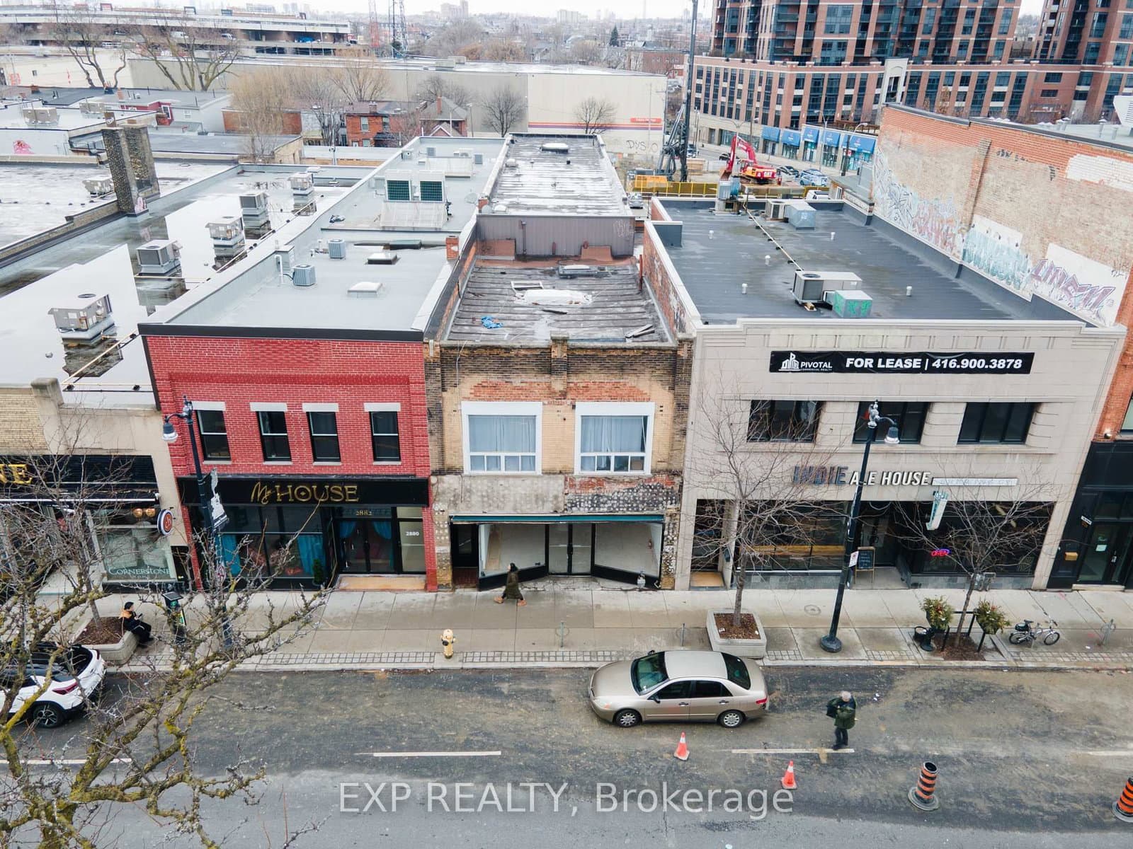2878 Dundas Street W thumbnail 4