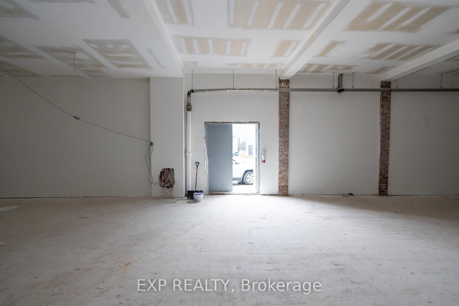 2878 Dundas Street W thumbnail 9