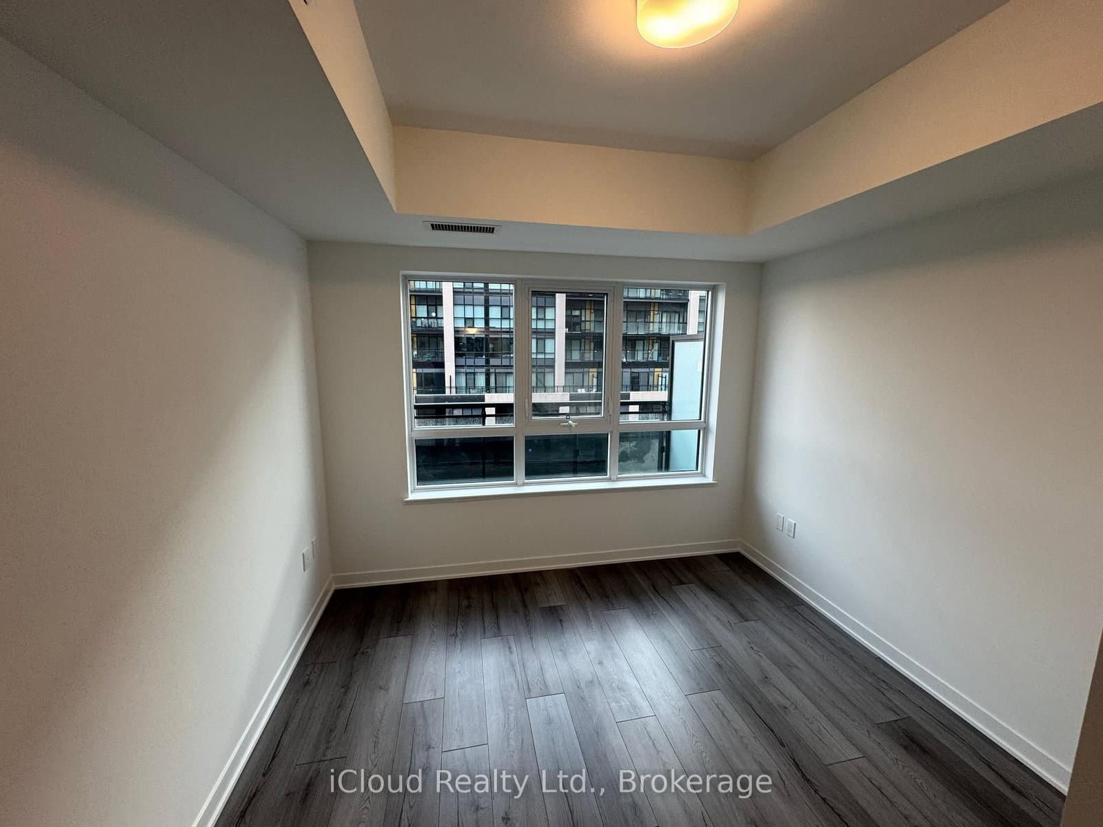 395 Dundas Street W, Unit 417 thumbnail 10