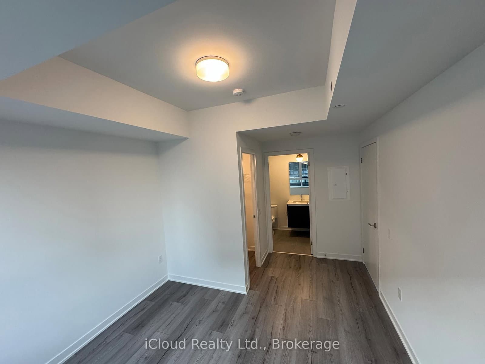 395 Dundas Street W, Unit 417 thumbnail 12