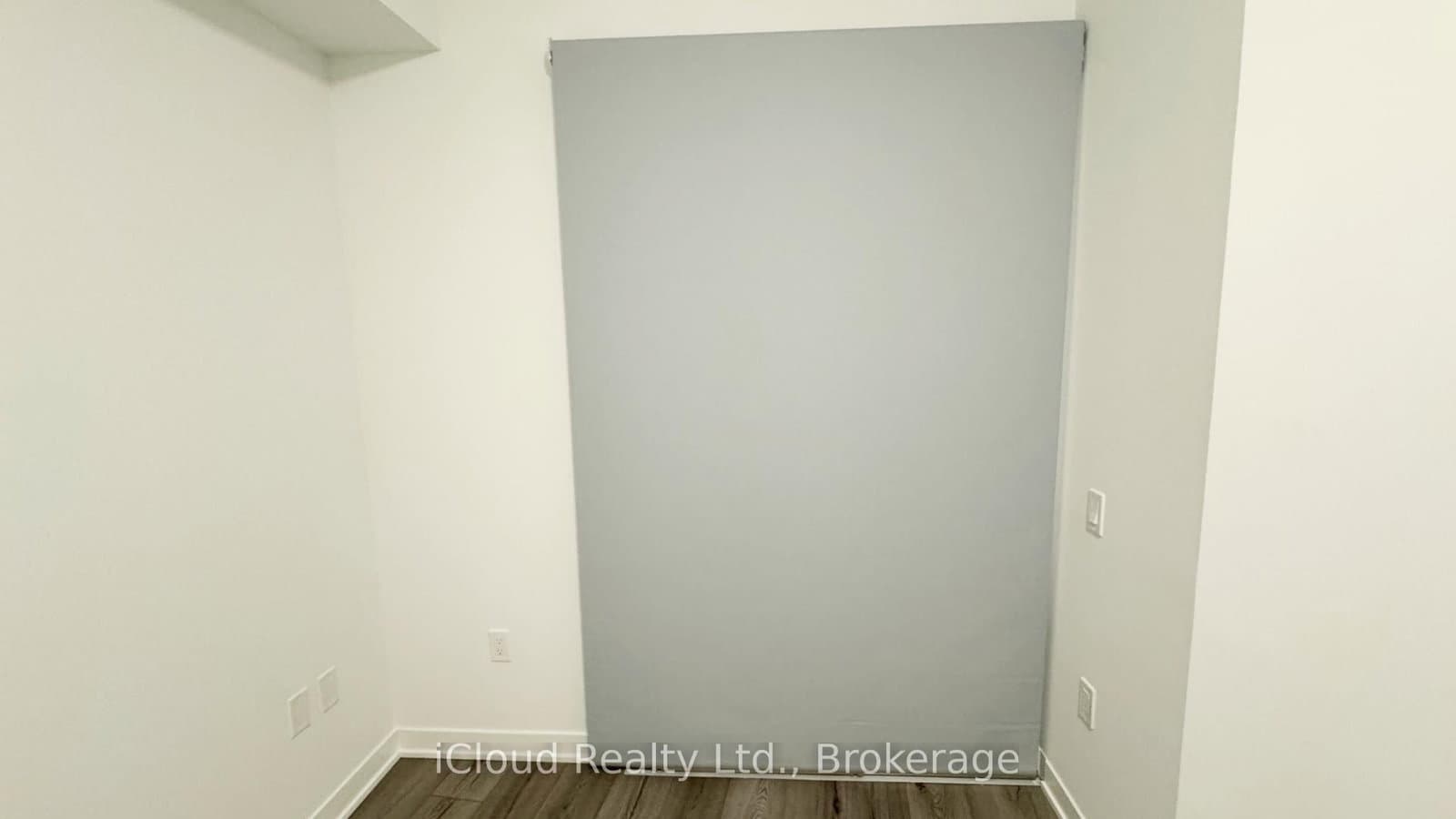 395 Dundas Street W, Unit 417 thumbnail 15
