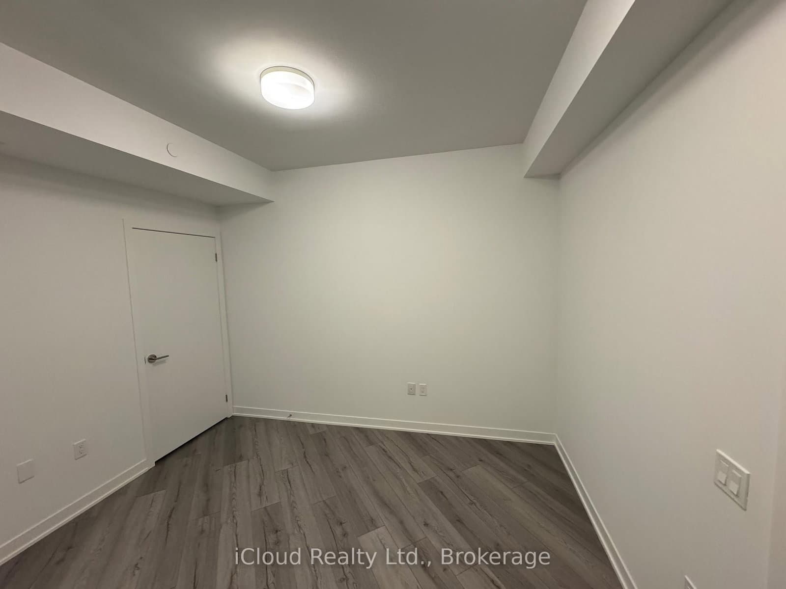 395 Dundas Street W, Unit 417 thumbnail 16