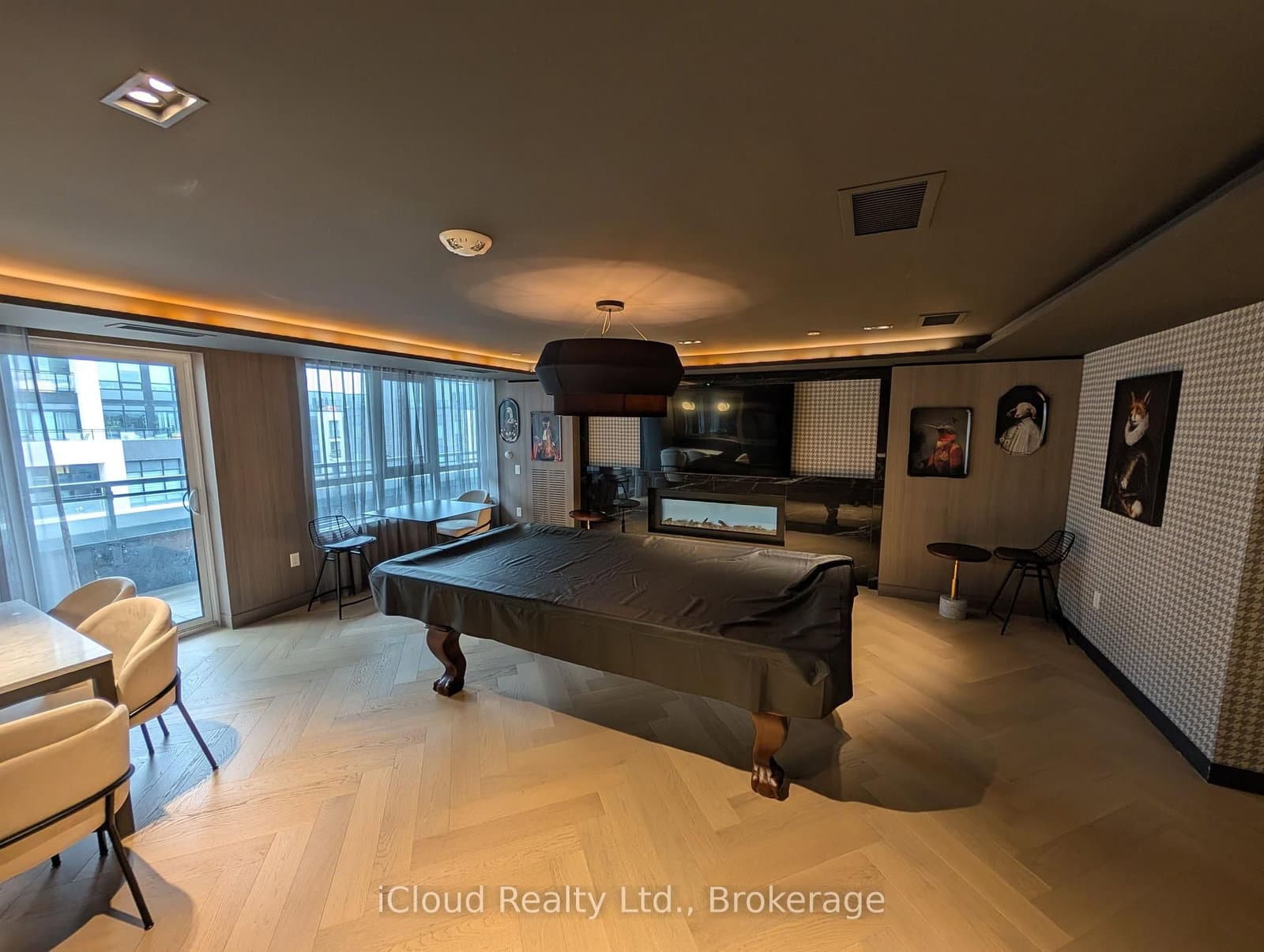 395 Dundas Street W, Unit 417 thumbnail 38