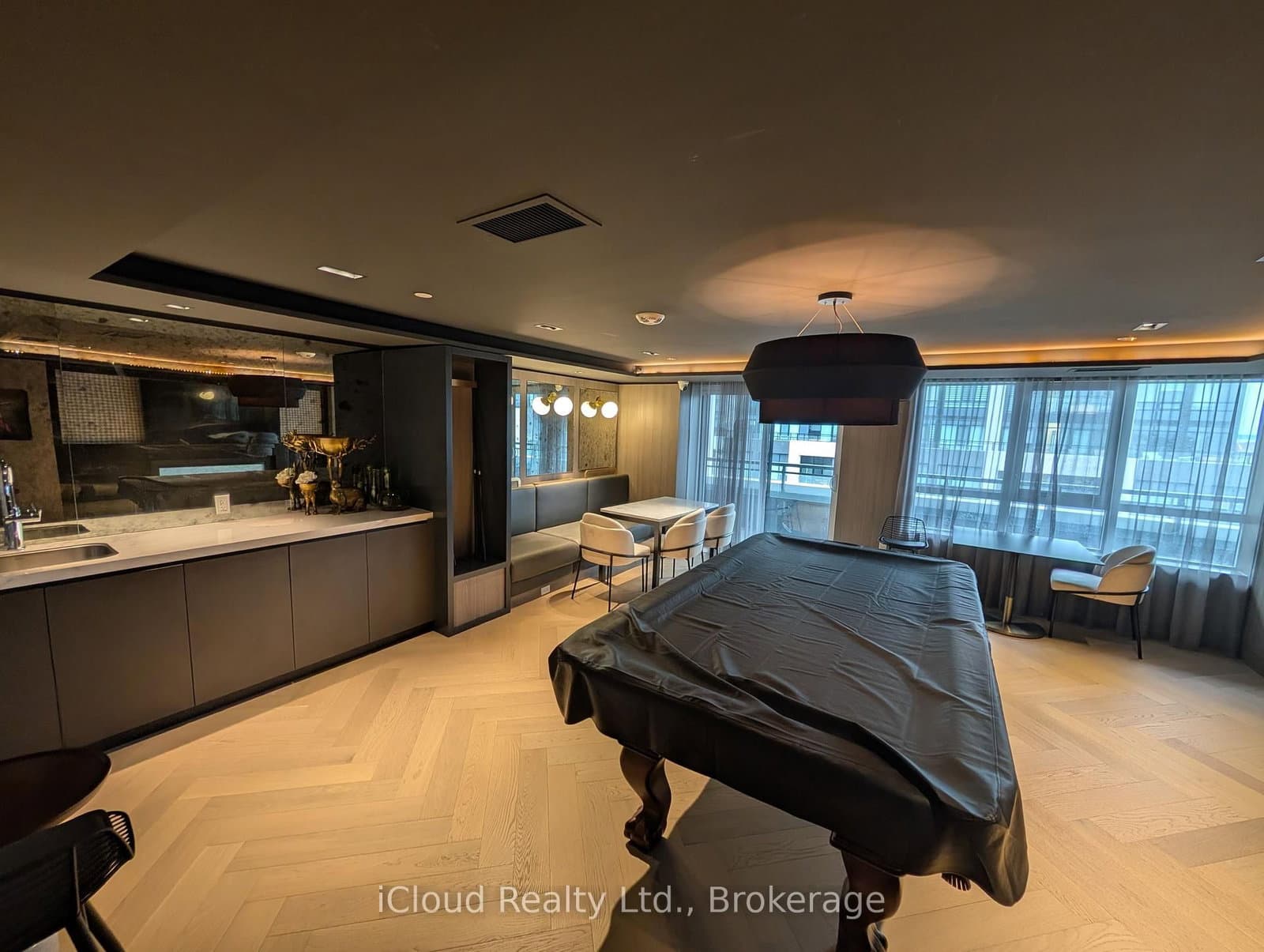 395 Dundas Street W, Unit 417 thumbnail 39