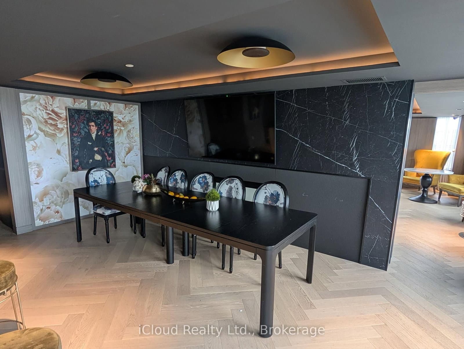 395 Dundas Street W, Unit 417 thumbnail 40