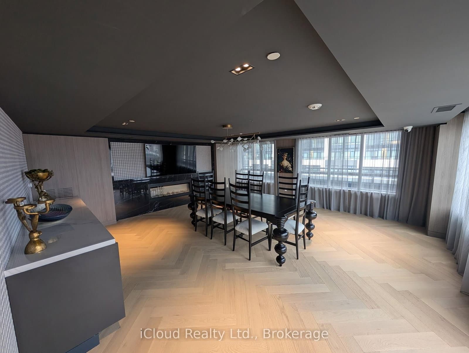 395 Dundas Street W, Unit 417 thumbnail 43