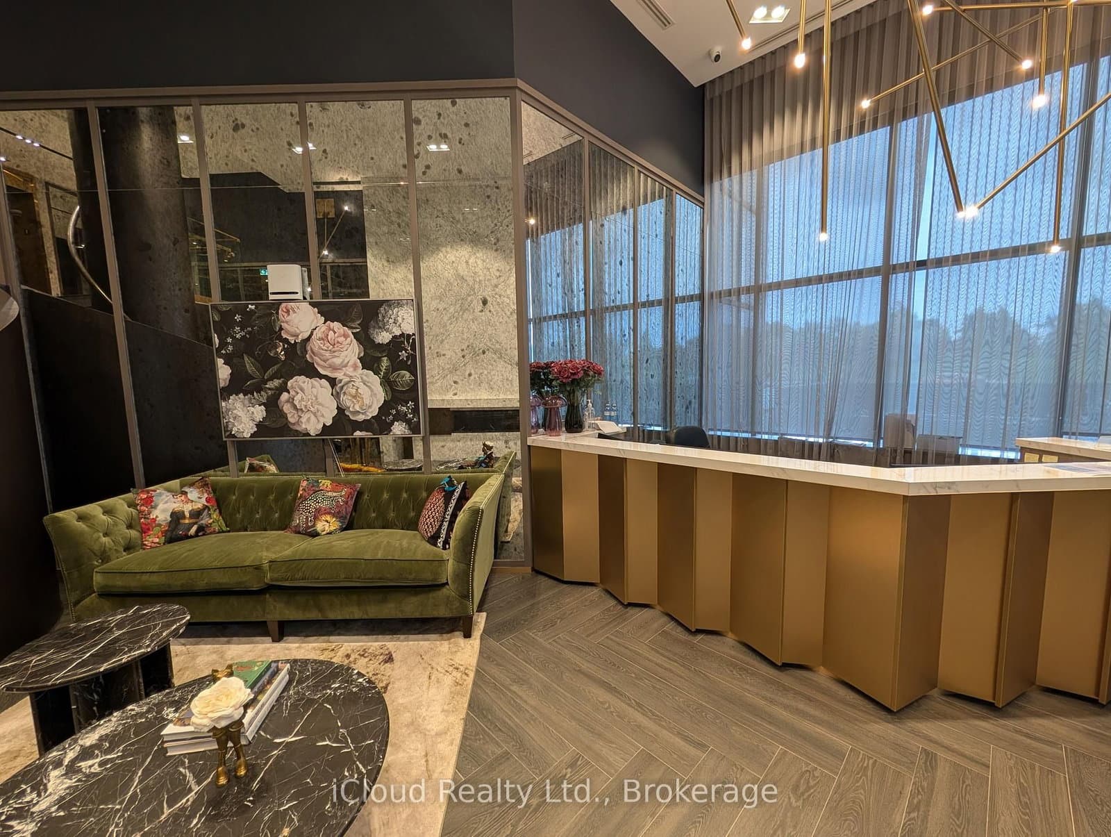 395 Dundas Street W, Unit 417 thumbnail 45
