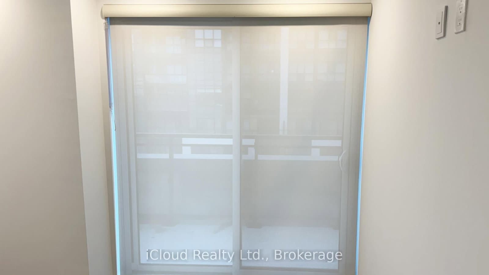 395 Dundas Street W, Unit 417 thumbnail 5