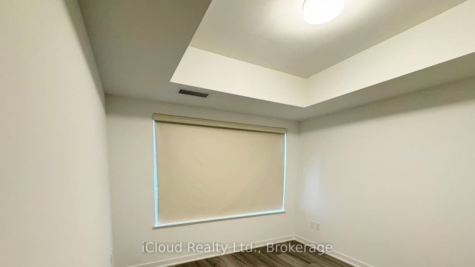 395 Dundas Street W, Unit 417 thumbnail 9